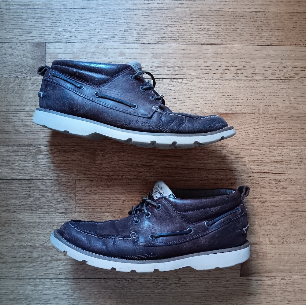 Sperry Shipyard Chukka mid boot